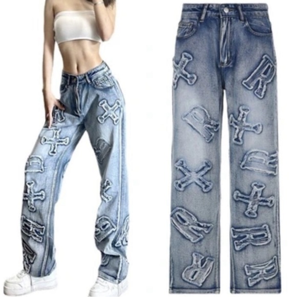 Like New, Letter Pattern Distressed Boyfriend Wide Leg Jeans Sz large (31x30) - Picture 3 of 3